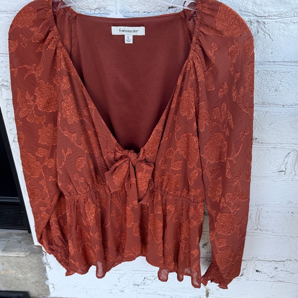 Francesca's Collections rust-orange floral tie-front peplum blouse L